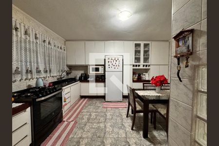 Casa à venda com 150m², 3 quartos e 2 vagas Casa à venda com 150m², 3 quartos e 2 vagasCozinha