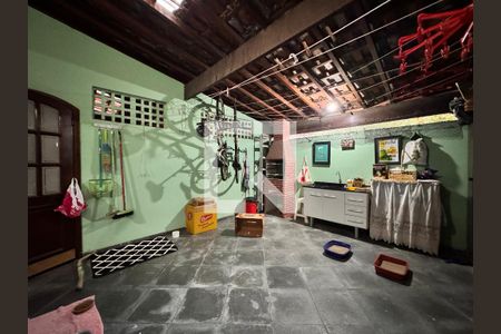 Casa à venda com 150m², 3 quartos e 2 vagas Casa à venda com 150m², 3 quartos e 2 vagasLavanderia