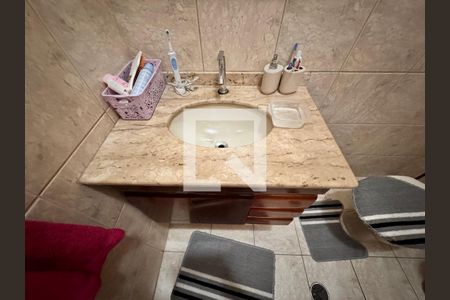 Casa à venda com 150m², 3 quartos e 2 vagas Casa à venda com 150m², 3 quartos e 2 vagasBanheiro