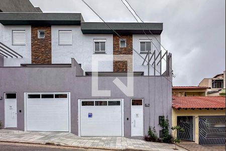 Casa à venda com 164m², 3 quartos e 3 vagasFachada
