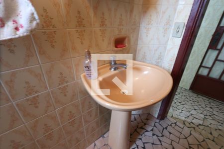 Casa à venda com 427m², 5 quartos e 4 vagasBanheiro Social Casa 2