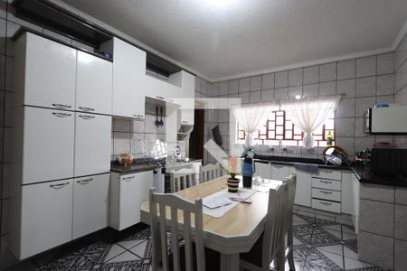 Casa à venda com 427m², 5 quartos e 4 vagasCozinha Casa 2