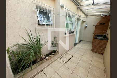 Casa à venda com 132m², 3 quartos e 2 vagas Casa à venda com 132m², 3 quartos e 2 vagasFoto 31
