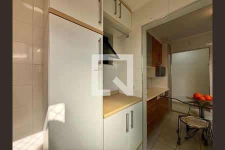 Apartamento à venda com 75m², 3 quartos e 2 vagas Apartamento à venda com 75m², 3 quartos e 2 vagasLavanderia