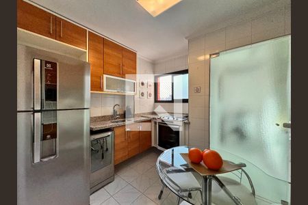 Apartamento à venda com 75m², 3 quartos e 2 vagas Apartamento à venda com 75m², 3 quartos e 2 vagasCozinha