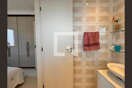 Apartamento à venda com 75m², 3 quartos e 2 vagas Apartamento à venda com 75m², 3 quartos e 2 vagasBanheiro da Suíte