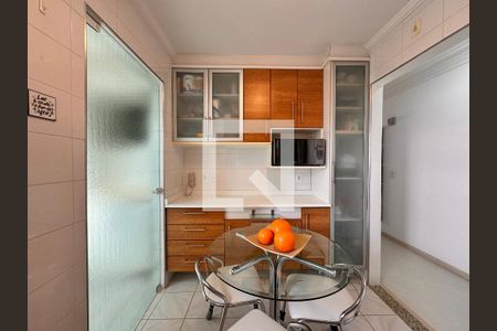 Apartamento à venda com 75m², 3 quartos e 2 vagas Apartamento à venda com 75m², 3 quartos e 2 vagasCozinha