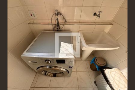 Apartamento à venda com 75m², 3 quartos e 2 vagas Apartamento à venda com 75m², 3 quartos e 2 vagasLavanderia