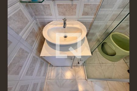 Apartamento à venda com 75m², 3 quartos e 2 vagas Apartamento à venda com 75m², 3 quartos e 2 vagasBanheiro da Suíte