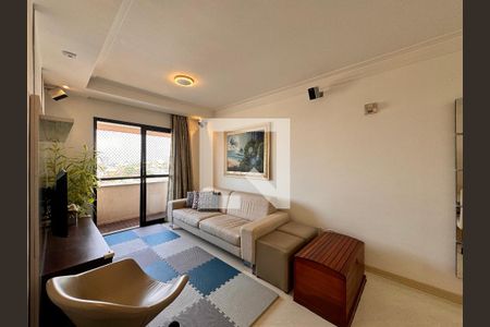 Sala de apartamento para alugar com 3 quartos, 75m² em Vila Gilda, Santo André