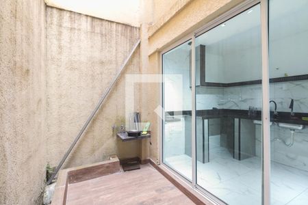 Varanda  de casa para alugar com 3 quartos, 245m² em Vila Granada, São Paulo