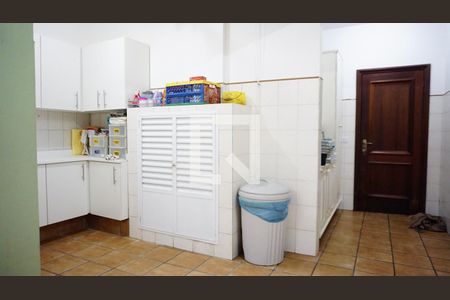 Casa de condomínio para alugar com 460m², 4 quartos e 2 vagasArea de Serviço