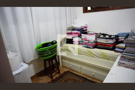 Casa de condomínio para alugar com 460m², 4 quartos e 2 vagasQuarto 01