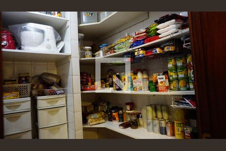 Casa de condomínio para alugar com 460m², 4 quartos e 2 vagasDispensa - Cozinha