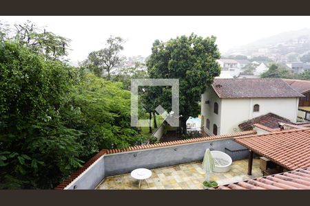 Casa de condomínio para alugar com 460m², 4 quartos e 2 vagasVista -Varanda - Sala