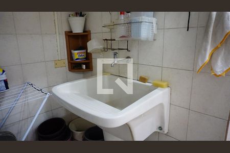 Casa de condomínio para alugar com 460m², 4 quartos e 2 vagasArea de Serviço