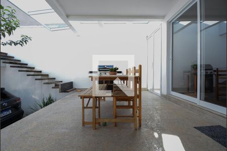 Casa à venda com 228m², 4 quartos e 2 vagas Casa à venda com 228m², 4 quartos e 2 vagasÁrea gourmet