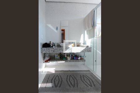 Casa à venda com 228m², 4 quartos e 2 vagas Casa à venda com 228m², 4 quartos e 2 vagasBanheiro da Suíte