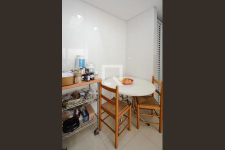 Casa à venda com 228m², 4 quartos e 2 vagas Casa à venda com 228m², 4 quartos e 2 vagasCozinha