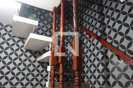 Casa à venda com 270m², 4 quartos e 3 vagasEscada