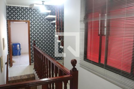 Casa à venda com 270m², 4 quartos e 3 vagasEscada