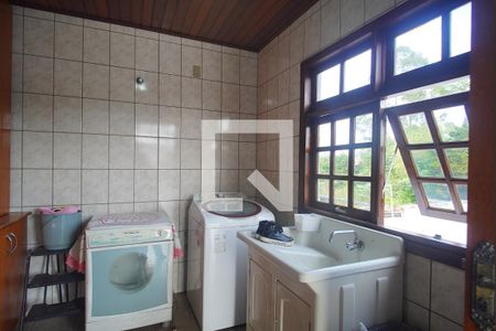 Casa à venda com 630m², 3 quartos e 2 vagas Casa à venda com 630m², 3 quartos e 2 vagasÁrea de Serviço
