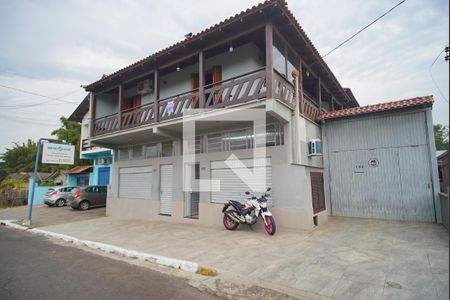 Casa à venda com 630m², 3 quartos e 2 vagas Casa à venda com 630m², 3 quartos e 2 vagasFachada