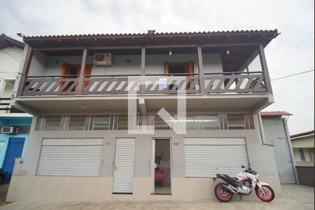 Casa à venda com 630m², 3 quartos e 2 vagas Casa à venda com 630m², 3 quartos e 2 vagasFachada