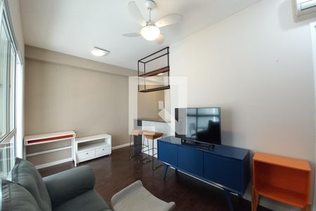 Sala de kitnet/studio para alugar com 1 quarto, 47m² em Cambuí, Campinas