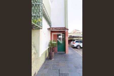 Apartamento à venda com 81m², 3 quartos e 1 vaga Apartamento à venda com 81m², 3 quartos e 1 vagaEntrada