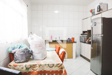 Casa à venda com 300m², 4 quartos e 3 vagas Casa à venda com 300m², 4 quartos e 3 vagasCozinha