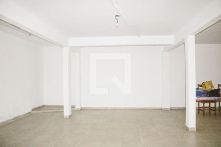 Casa à venda com 300m², 4 quartos e 3 vagas Casa à venda com 300m², 4 quartos e 3 vagasÁrea comum