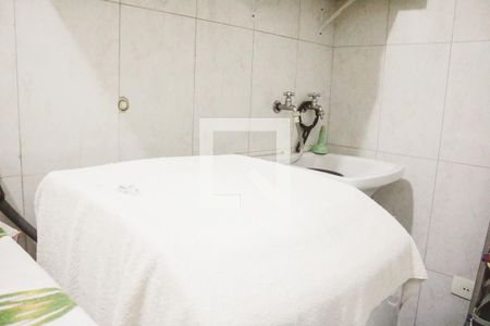 Casa à venda com 300m², 4 quartos e 3 vagas Casa à venda com 300m², 4 quartos e 3 vagasÁrea de Serviço 1