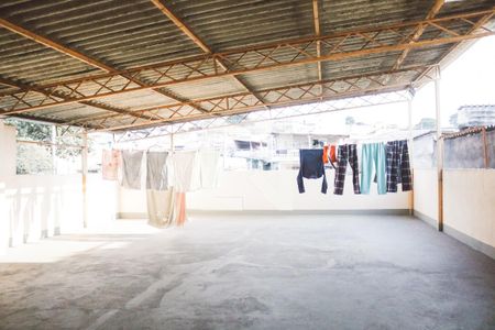 Casa à venda com 300m², 4 quartos e 3 vagas Casa à venda com 300m², 4 quartos e 3 vagasTerraço