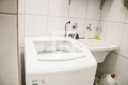 Casa à venda com 300m², 4 quartos e 3 vagas Casa à venda com 300m², 4 quartos e 3 vagasÁrea de Serviço 2