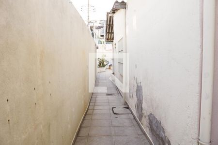 Casa à venda com 300m², 4 quartos e 3 vagas Casa à venda com 300m², 4 quartos e 3 vagasCorredor