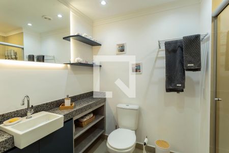 Banheiro de kitnet/studio para alugar com 1 quarto, 30m² em Indianópolis, São Paulo