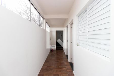 Casa à venda com 200m², 4 quartos e 2 vagasCorredor Quartos