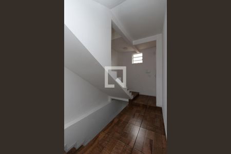 Casa à venda com 200m², 4 quartos e 2 vagasEscada