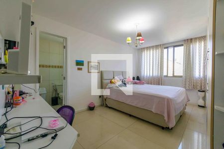 Apartamento à venda com 228m², 4 quartos e 3 vagas Apartamento à venda com 228m², 4 quartos e 3 vagasSuíte 4