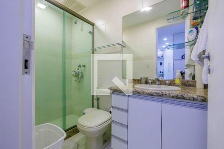 Apartamento à venda com 228m², 4 quartos e 3 vagas Apartamento à venda com 228m², 4 quartos e 3 vagasBanheiro da Suíte 3