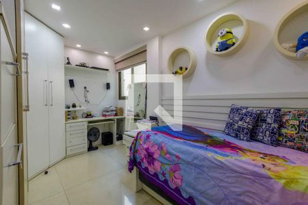 Apartamento à venda com 228m², 4 quartos e 3 vagas Apartamento à venda com 228m², 4 quartos e 3 vagasSuíte 3