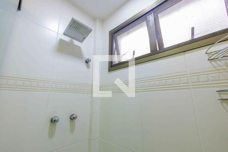 Apartamento à venda com 228m², 4 quartos e 3 vagas Apartamento à venda com 228m², 4 quartos e 3 vagasBanheiro da Suíte 1