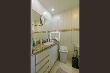 Apartamento à venda com 228m², 4 quartos e 3 vagas Apartamento à venda com 228m², 4 quartos e 3 vagasBanheiro da Suíte 4