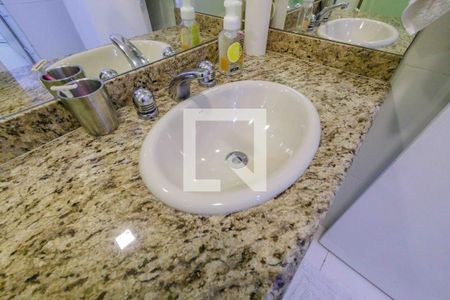 Apartamento à venda com 228m², 4 quartos e 3 vagas Apartamento à venda com 228m², 4 quartos e 3 vagasBanheiro da Suíte 3