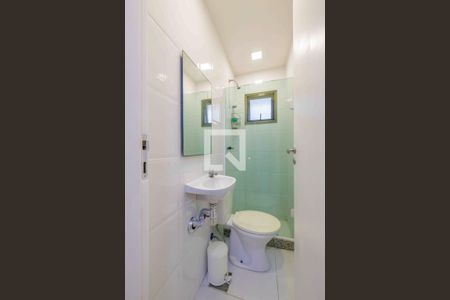 Apartamento à venda com 228m², 4 quartos e 3 vagas Apartamento à venda com 228m², 4 quartos e 3 vagasBanheiro da Suíte 2