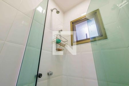 Apartamento à venda com 228m², 4 quartos e 3 vagas Apartamento à venda com 228m², 4 quartos e 3 vagasBanheiro da Suíte 2