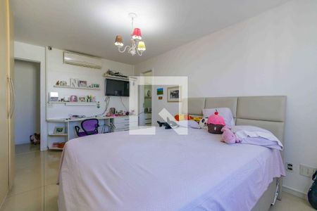 Apartamento à venda com 228m², 4 quartos e 3 vagas Apartamento à venda com 228m², 4 quartos e 3 vagasSuíte 4