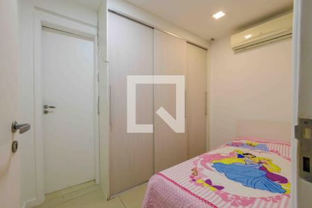 Apartamento à venda com 228m², 4 quartos e 3 vagas Apartamento à venda com 228m², 4 quartos e 3 vagasSuíte 2