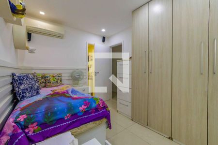 Apartamento à venda com 228m², 4 quartos e 3 vagas Apartamento à venda com 228m², 4 quartos e 3 vagasSuíte 3